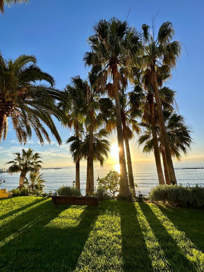 Top Benalmádena Buitenkant foto